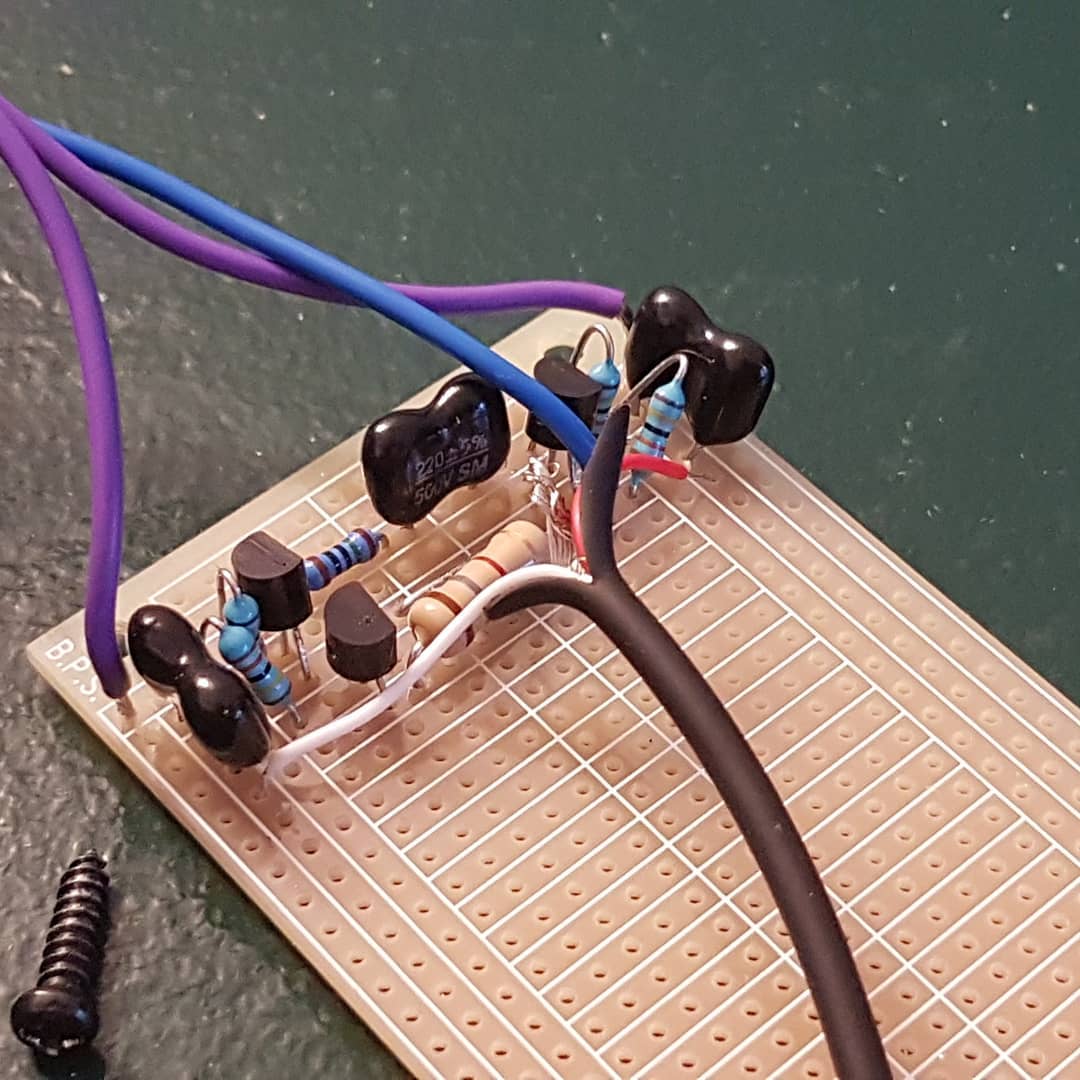 Piezo preamplifier!

Though I havent been able to remove the power supply hum, on battery it works beautifully. Now I can apply efects and record the sound in really good quality. Let's see if I manage to put something up on youtube.

Ah, also I discovered that I can trigger the same note repeatedly like, really fast. It sounds super cool.
