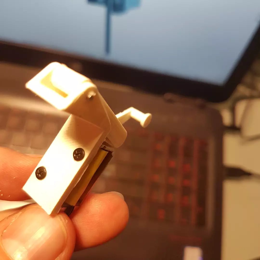 The prototype of the small actuator! i hope I get to test it with an actual string soon 🤩
